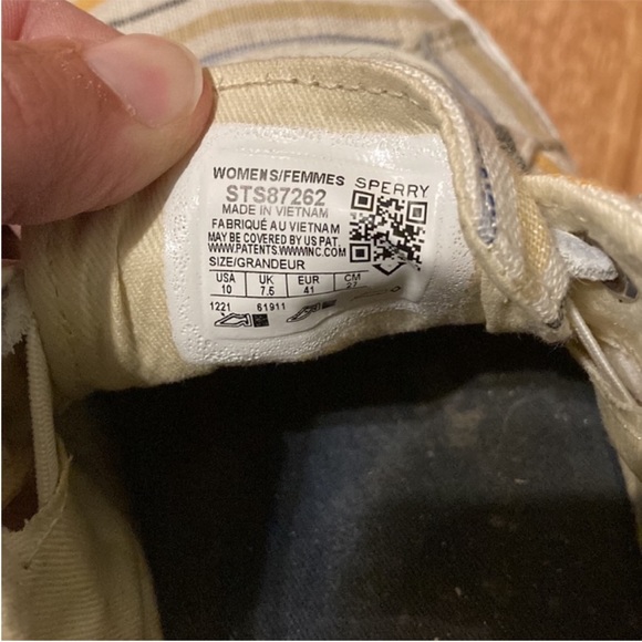 Stripped Sperry Slip on shoes - Picture 5 of 5